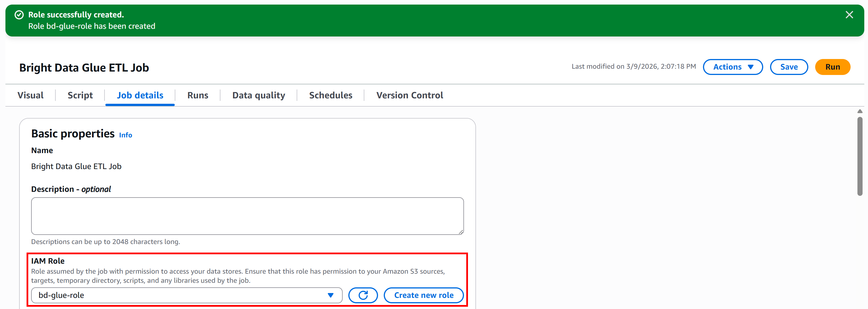 注意 “bd-glue-role” IAM 角色